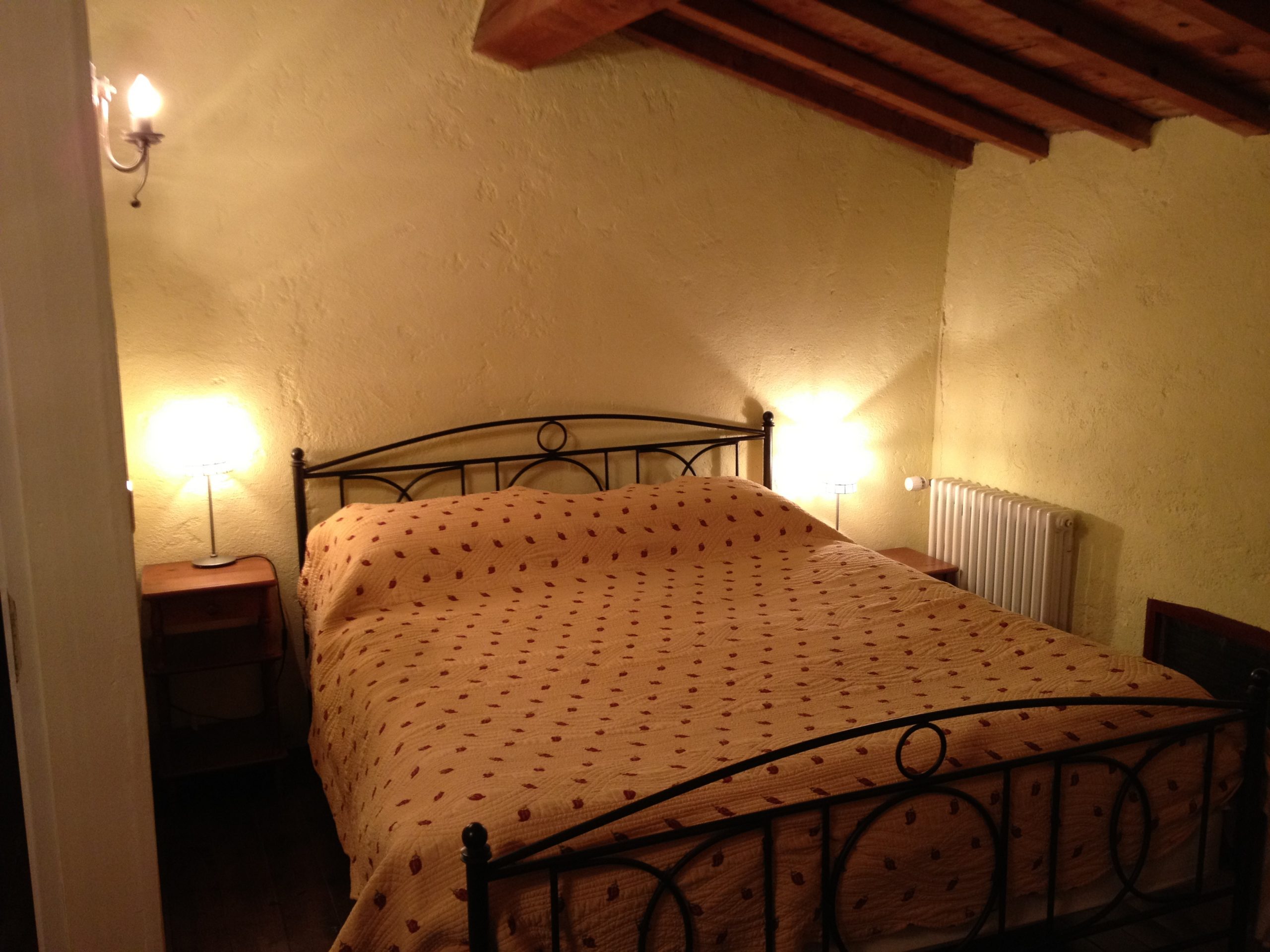 Gite Madres double bedroom